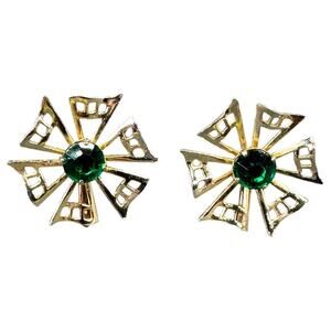 Vintage Screw Back Green Starburst Earrings
